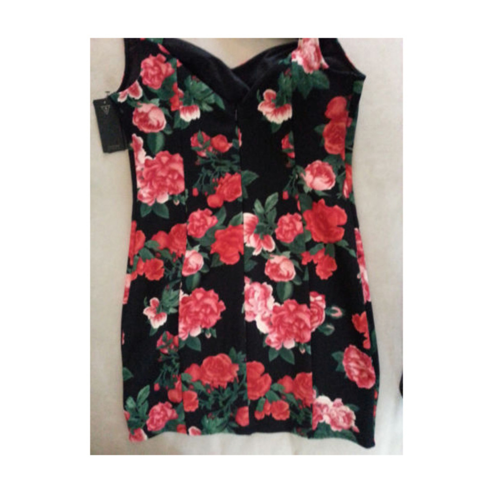 GUESS Claudia Red Floral Valentine's Day Sexy Date Night Dress - Picture 4 of 7